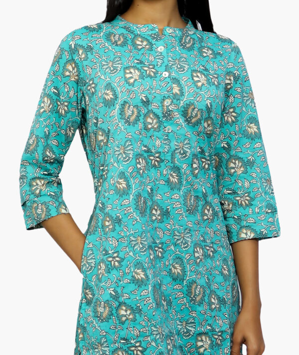 Women Blue Ethnic Motifs Printed Keyhole Neck Cotton Kurta with Pocket  (3/4 sleeve) - Image 2